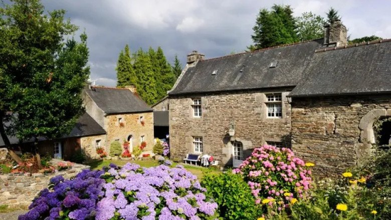 British girl shot dead in family garden in western France
