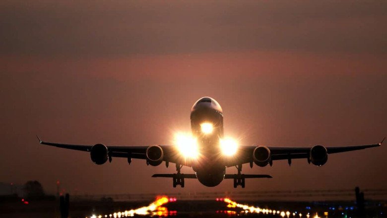 UAE airfares drop by 30% this month