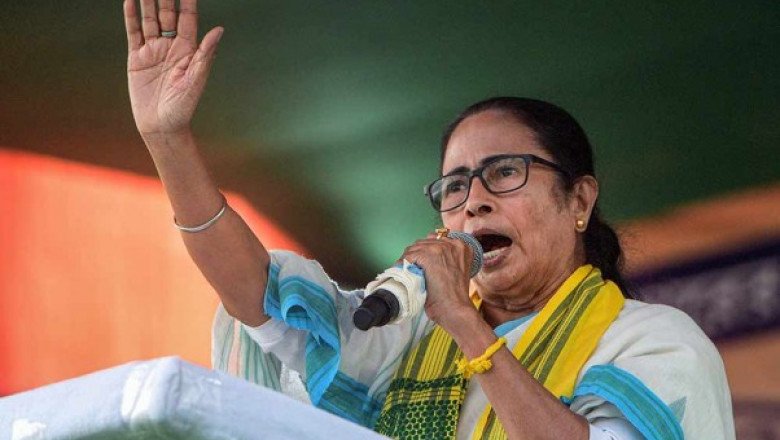 Mamata targets Left, Cong at imams event