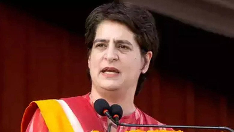 EC notice to Kejriwal, Priyanka over remarks against Modi