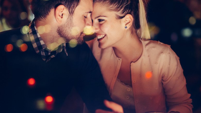 17 Signs a Man Loves You But Is Afraid