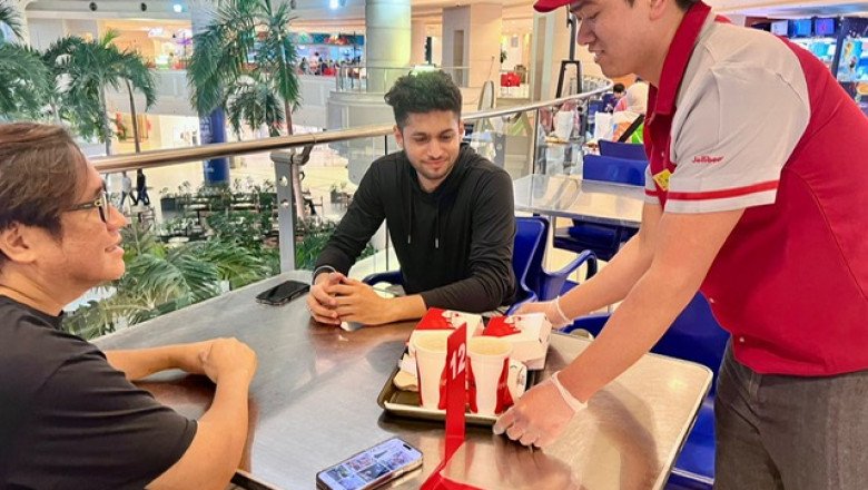 Jollibee Named Among Top 10 Brands in Kuwait for Customer Satisfaction