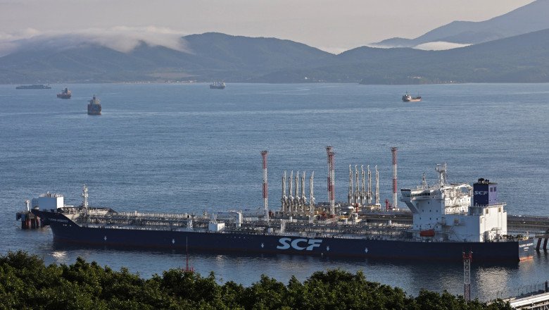 Oil Price Drop and Geopolitical Tensions Limit GCC Market Gains