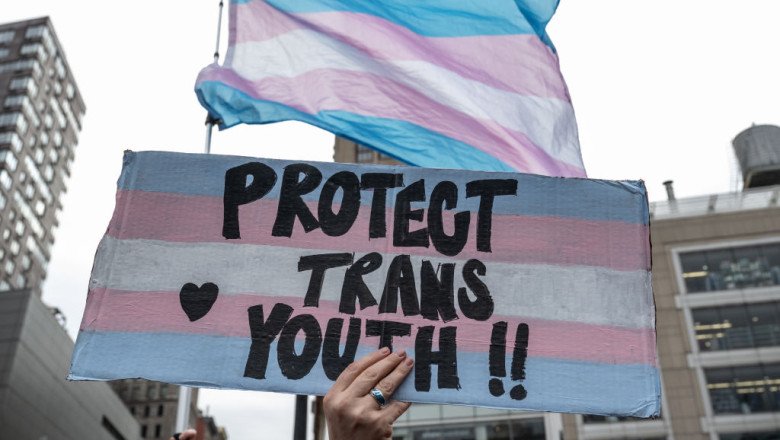 New HHS Report Urges ‘Exploratory Therapy’ for Transgender Youth