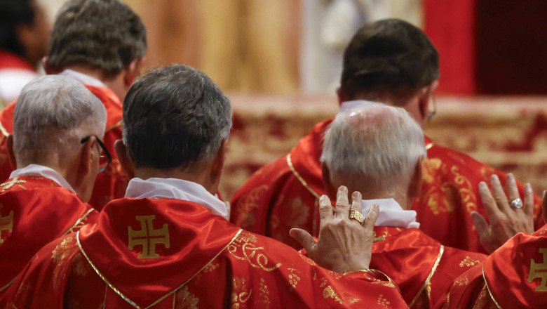 Watch Live: Catholic Cardinals Sequester Themselves in the Vatican For The Start of the Conclave