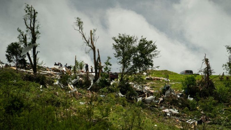 Tornado warnings issued in South after storm rolls through Kentucky, killing 1