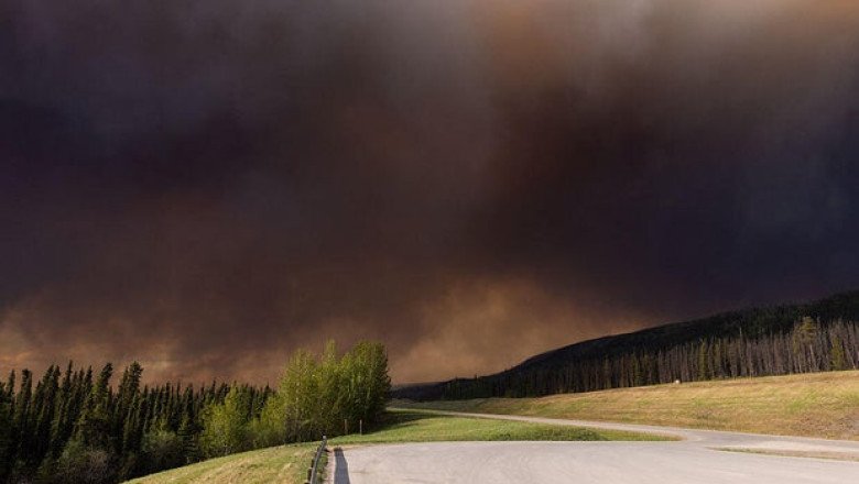 Canadian wildfires force tens of thousands to evacuate