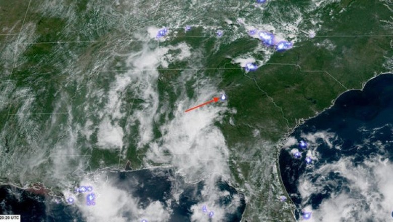 Fireball seen as meteorite streaks through sky over Georgia and South Carolina