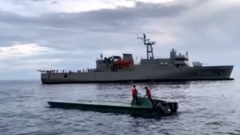 Video shows “narco sub” loaded with 3.5 tons of cocaine being intercepted in Pacific Ocean off Mexico