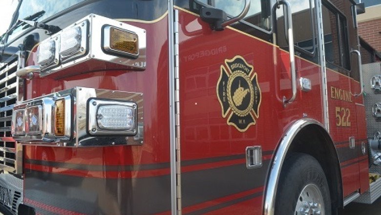 Bridgeport among Emergency Crews at Local Wreck