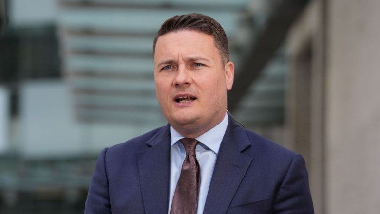 NHS bosses who silence whistleblowers to be banned from health service | Politics News