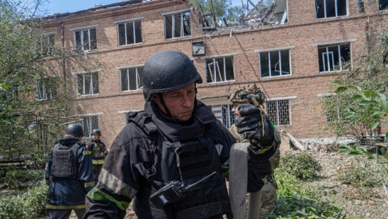 Russia and Ukraine trade aerial attacks, killing 4
