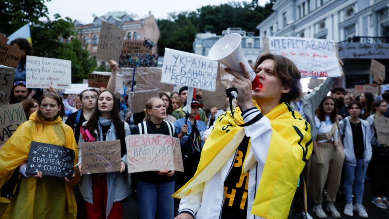 Ukraine will 'fix' controversial anti-graft law, FM says on eve of vote