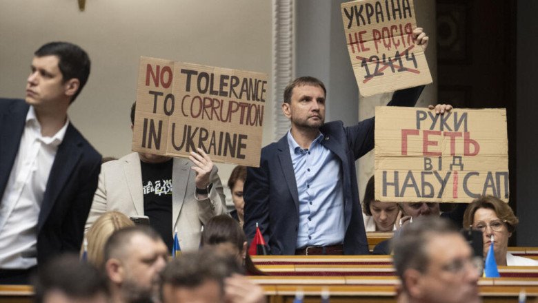 Ukraine anti-corruption agencies uncover major drone procurement graft scheme