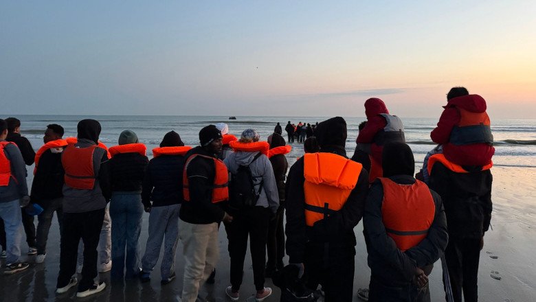 UK-France migrant returns deal to come into force | Politics News