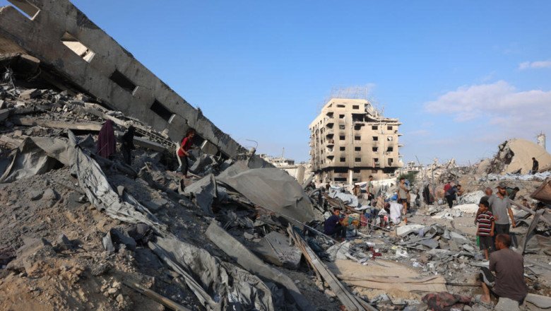 Dozens of Palestinians killed seeking aid as Israel mulls full occupation of Gaza