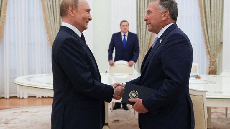 Putin needles U.S. by giving Trump envoy an award meant for CIA official whose son died fighting for Russia