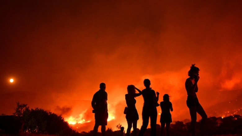 Southern Europe suffocates in deadly heat-fuelled wildfires