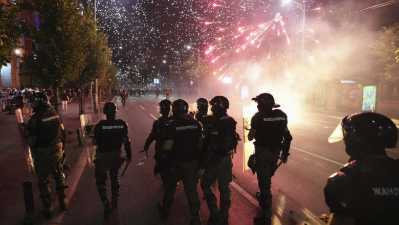 Serbia: Fresh clashes erupt in Belgrade after days of unrest
