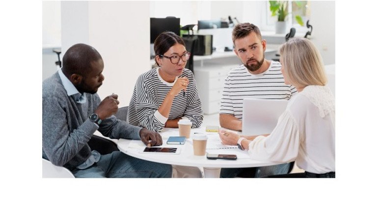 6 PR Strategies to Keep Your Brand in the Spotlight During the Summer Slump