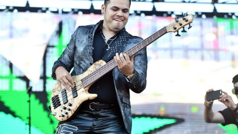 Ernesto Barajas, musician who celebrated drug cartel exploits in songs, shot dead in parking lot in Mexico
