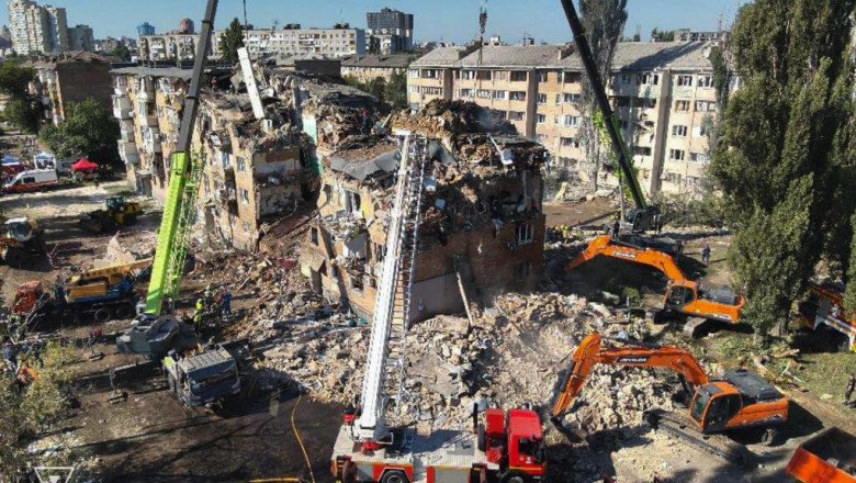 Russian strikes kill at least 21 in Kyiv in 2nd largest attack since full-scale invasion