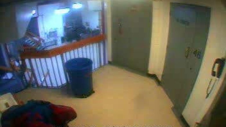 What the “missing minute” in the Jeffrey Epstein jail video shows