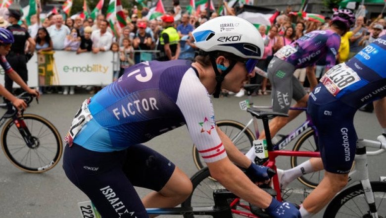 Spanish Vuelta cycling team changes uniform after Pro-Palestinian protests