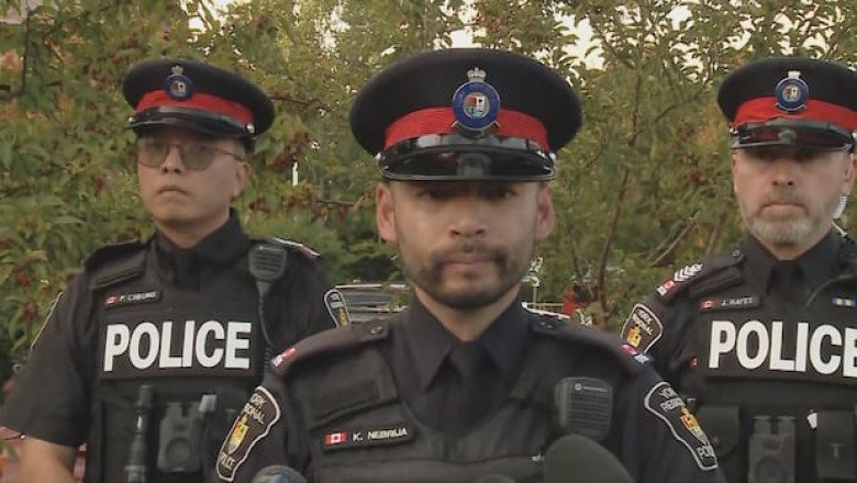 1 child killed, 6 more hurt after vehicle drives into Richmond Hill, Ont., daycare: police