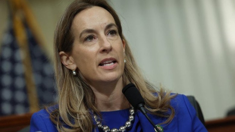 Archives errs in releasing too much of Mikie Sherrill’s military record to her opponent in governor’s race