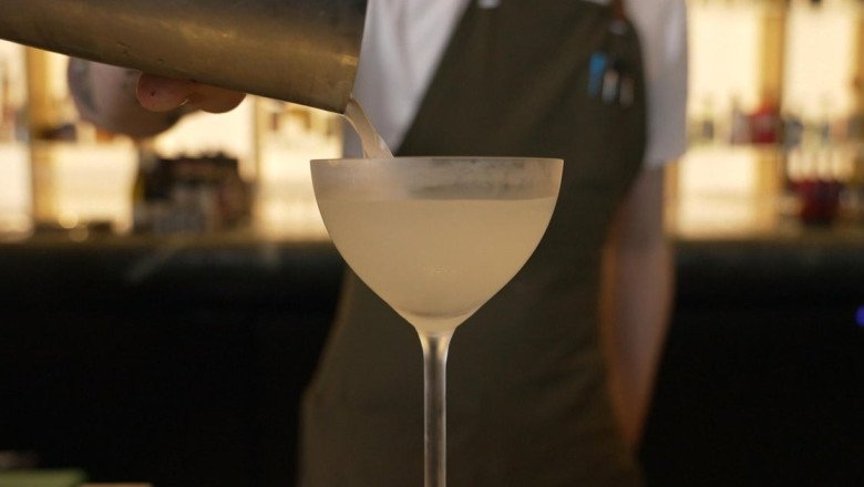 Making the perfect martini – CBS News
