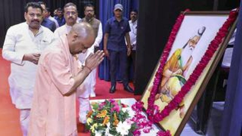 U.P. leaders takes part in Valmiki Jayanti; CM Yogi announces sanitation workers will get money directly from govt. corporation